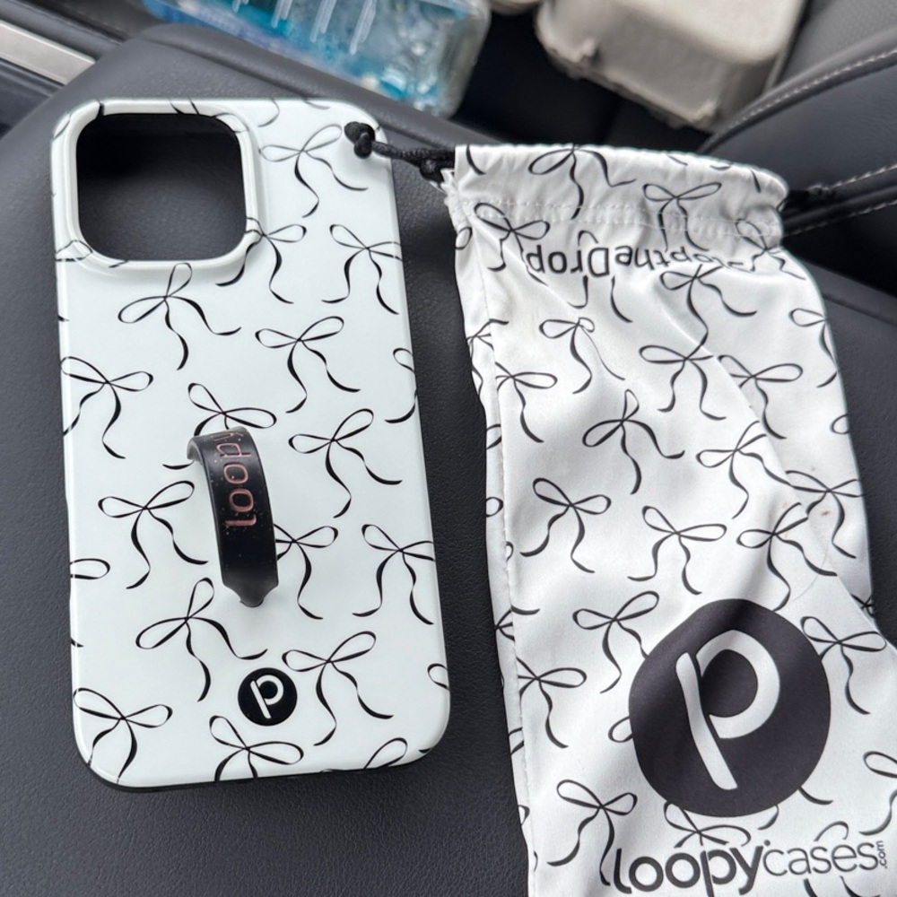 Loopy Case Black and White Bows iPhone Case 16 Pro Max